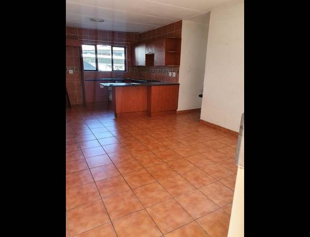 2 BEDROOM TOWNHOUSE FOR SALE IN HELDERWYK